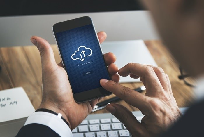 What are the Advantages of Using a Cloud-Based Phone System